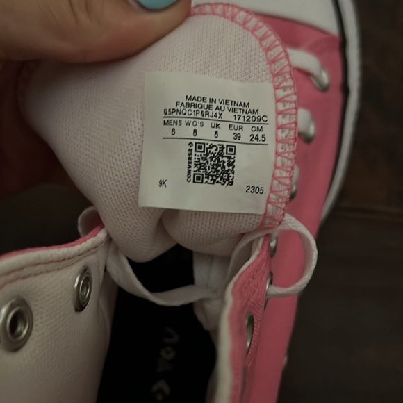 Converse - Picture 3 of 5